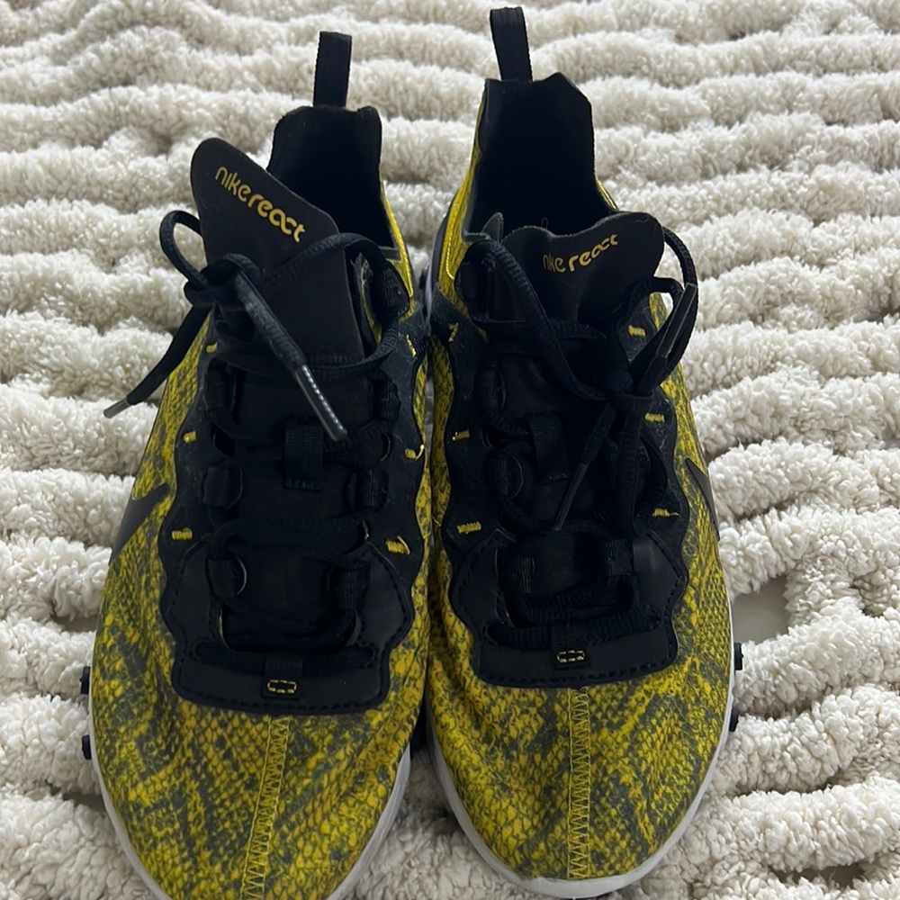 Nike women’s REACT sneaker